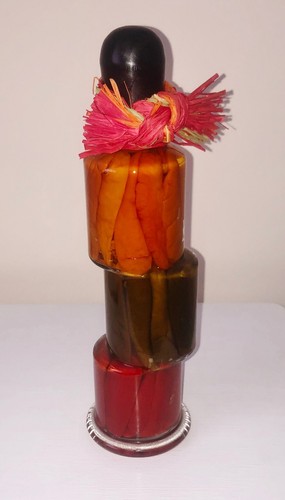 Decorative bottle of chilis - 第 1/7 張圖片