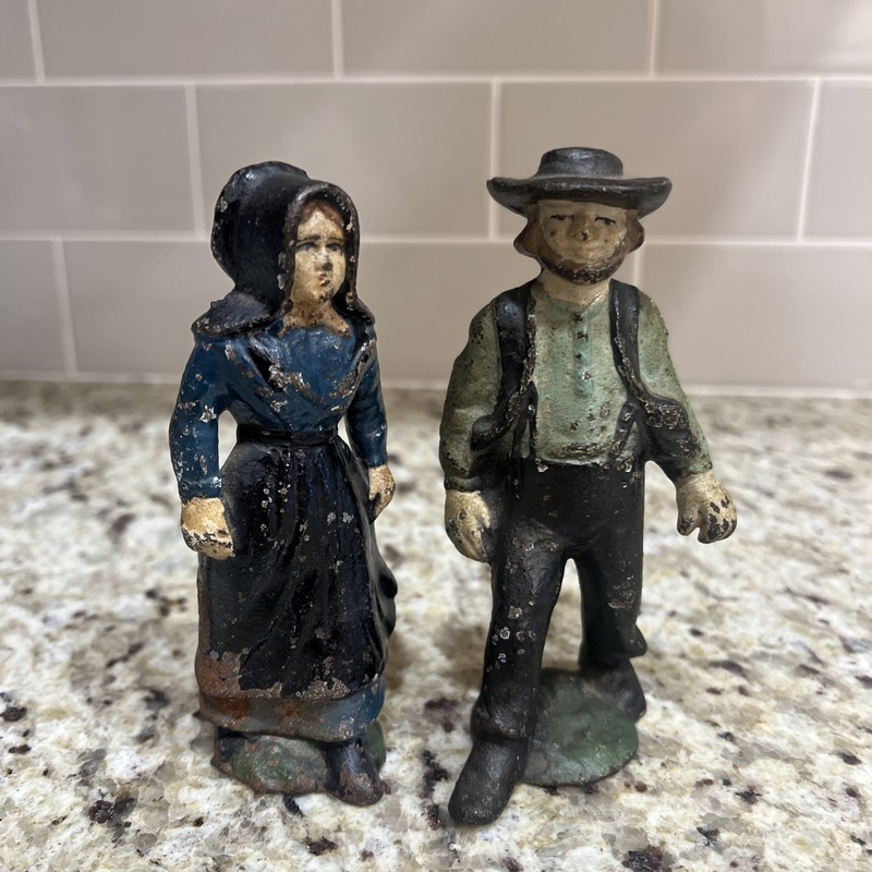 Vintage 2pc Cast Iron Amish Couple Man & Woman Paint Wear 4-3/4” Tall