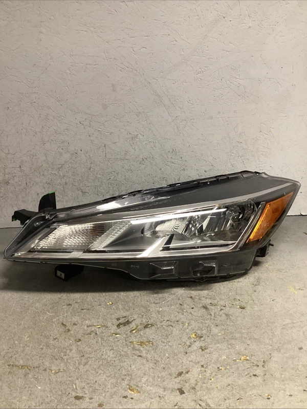 2021-2024 NISSAN KICKS LEFT LH DRIVER SIDE HEADLIGHT OEM HALOGEN COMPLETE
