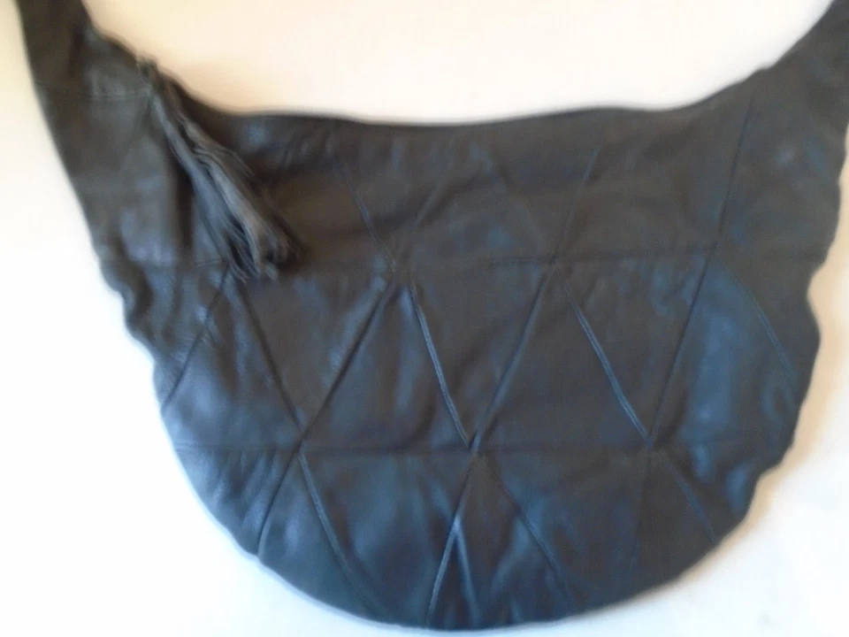 Vtg..Minnetonka Purse Genuine Leather shoulder purse Bag black Triangle pieced - Imagem 4 de 4