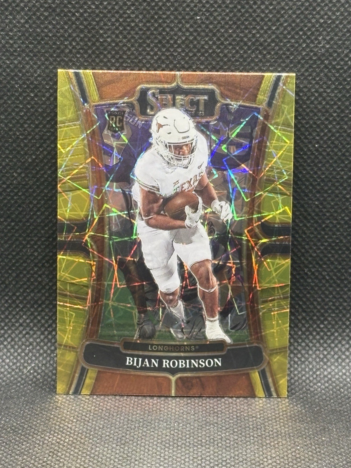 2023 Panini Select Draft Picks #9 Bijan Robinson Gold Lazer Prizm