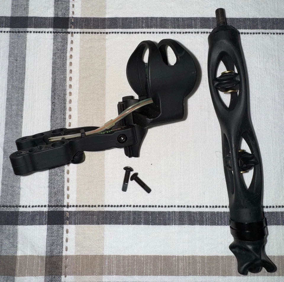 Mira de arco de 4 pines compuesta de carbono TRUGLO + estabilizador Trophy Ridge Foto 3 de 4