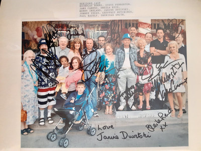 Benidorm Besetzung: N. Burns, S. Pemberton, J. Canuso, S. Reid, u.a. signiertes Foto