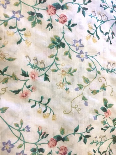 Queen Size Ruffled Floral Lightweight Summer Bedspread Light Bed Cover Beautiful - Picture 2 of 3