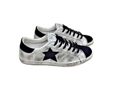 Schuhe Sneaker low Leder perforiert weiß schwarz Via Condotti Stern nuanciert