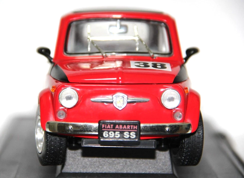 ROAD SIGNATURE 1:18 AUTO YAT MING FIAT 1963 ABARTH 695SS ROSSO ART 92338 - Immagine 4 di 4