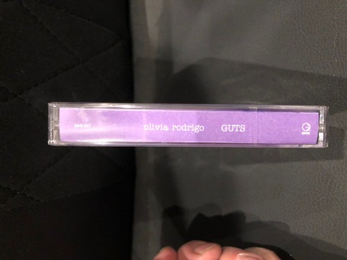 NEW LIMITED EDITION OLIVIA RODRIGO GUTS UK EXCLUSIVE RED CASSETTE TAPE SEALED - Picture 3 of 3