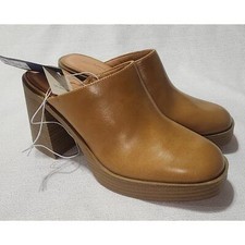 universal thread Women's brown clogs-size 8