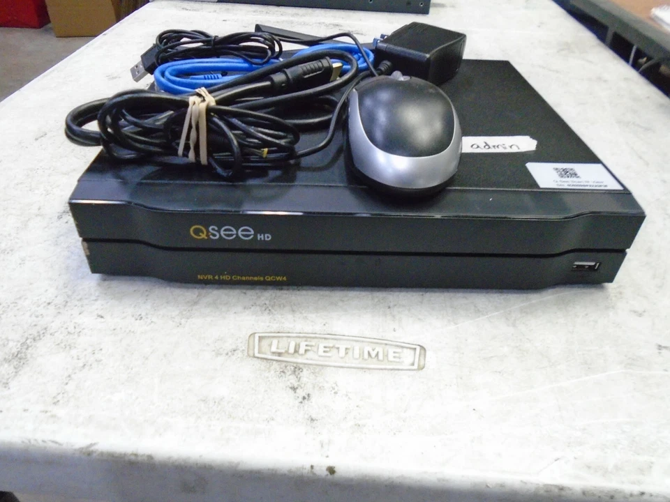 Grabadora de video en red Q-See IP HD Wi-Fi 4 canales 4 canales 3 MP QCW4 vigilancia NVR Foto 2 de 4