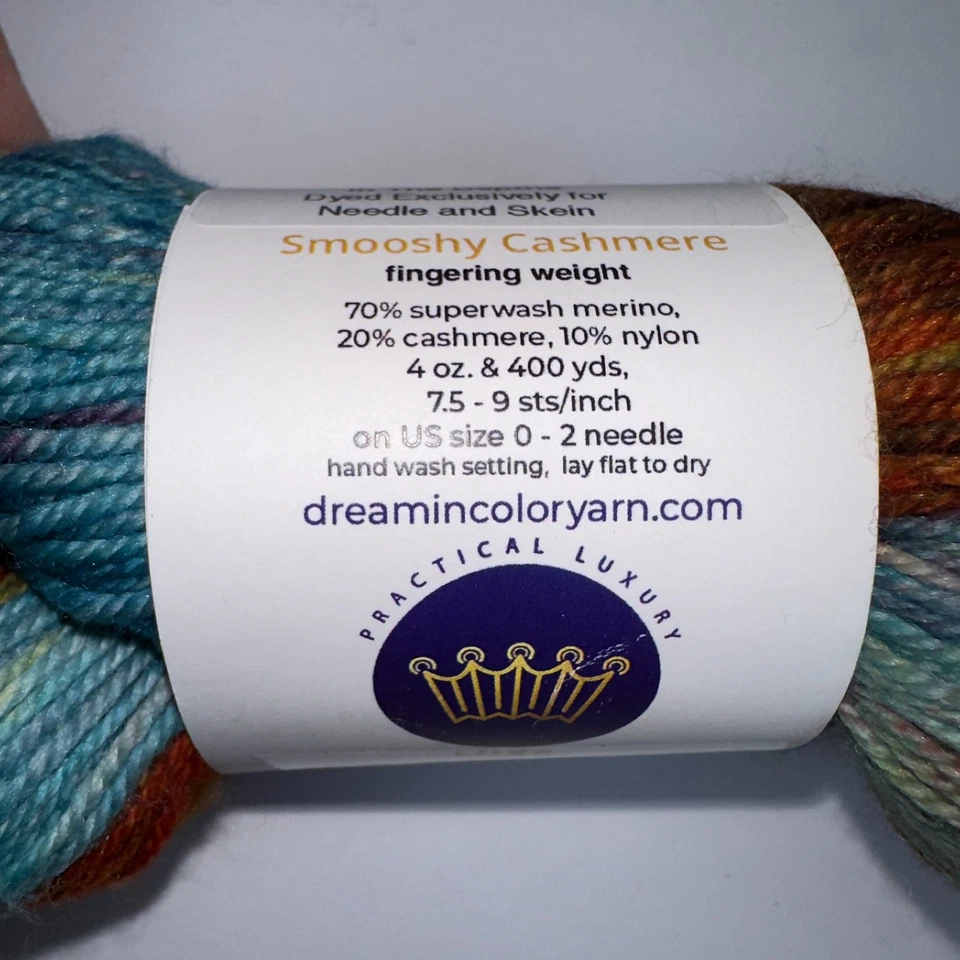 Sueño en color suave cachemir lana merino dedo peso hilo en las profundidades Foto 4 de 4