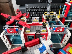 LEGO CITY: Fire Station (7208)
