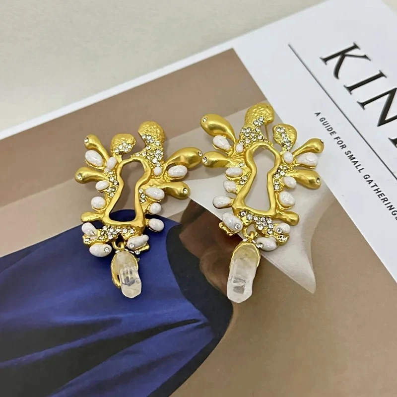 NEW Schiaparelli Inspired Key Hole Cz Gold Dangle earrings 3in gifts - Image 2 of 4