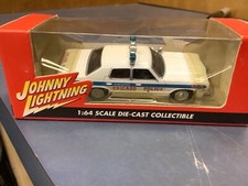 Johnny Lightning The Blue Brothers Chicago Police 1975 Dodge Monaco 1/64 271-40