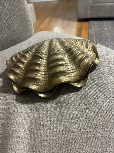 Vintage Hinged Solid Brass Lid Clamshell Box Beach Decor Estate - Picture 2 of 11