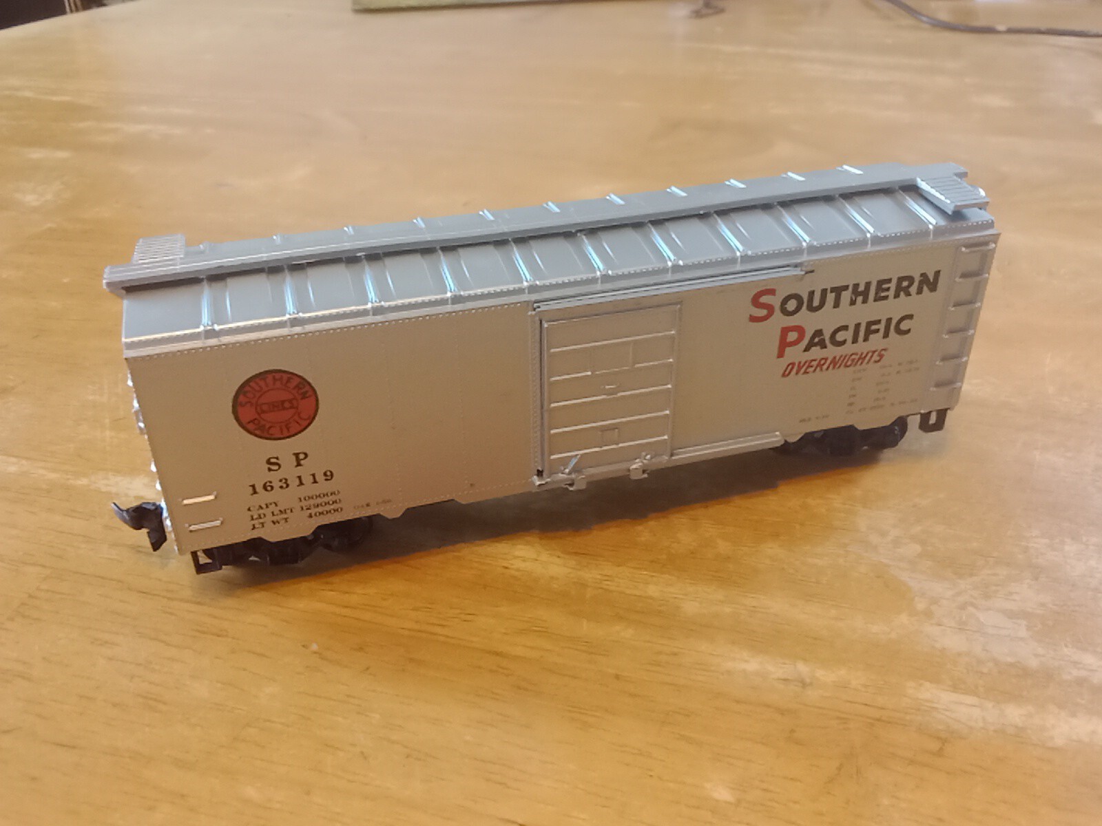 HO Scale Model Train Box Car Southern Pacific Lines SP 163119