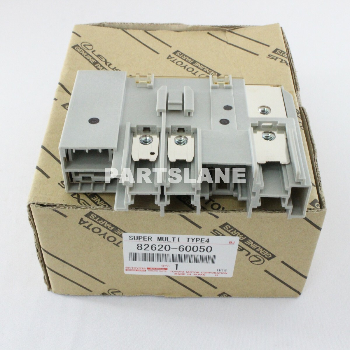 みーこ Toyota Land Cruiser VDJ20 OEM Genuine Fusible Link Block 82620