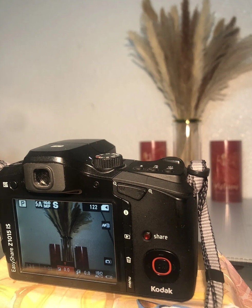 Kodak EasyShare Z1015 IS Black 10 MP 15X Optical Zoom, 3”LCD, f - Main Image