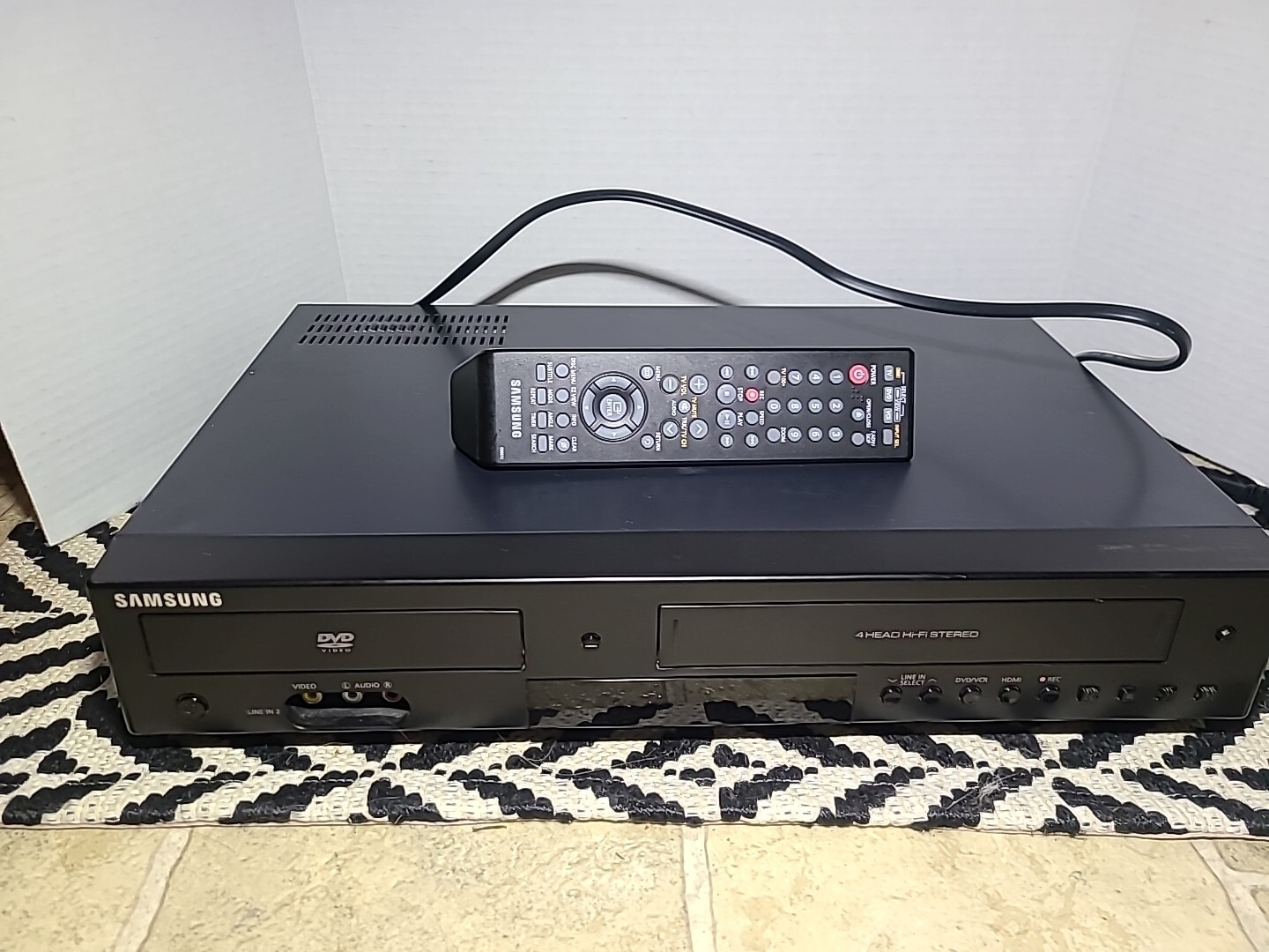 Samsung DVD VCR Combo With Remote DVDV9800 VHS Player Recorder Stereo