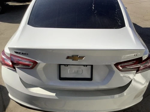 Used Deck Lid fits: 2020 Chevrolet Malibu VIN Z 4th digit new style LED lamps Gr