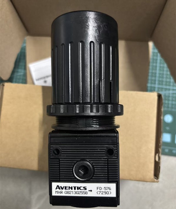 1pcs new AVENTICS 0821302558 pneumatic pressure regulating valve