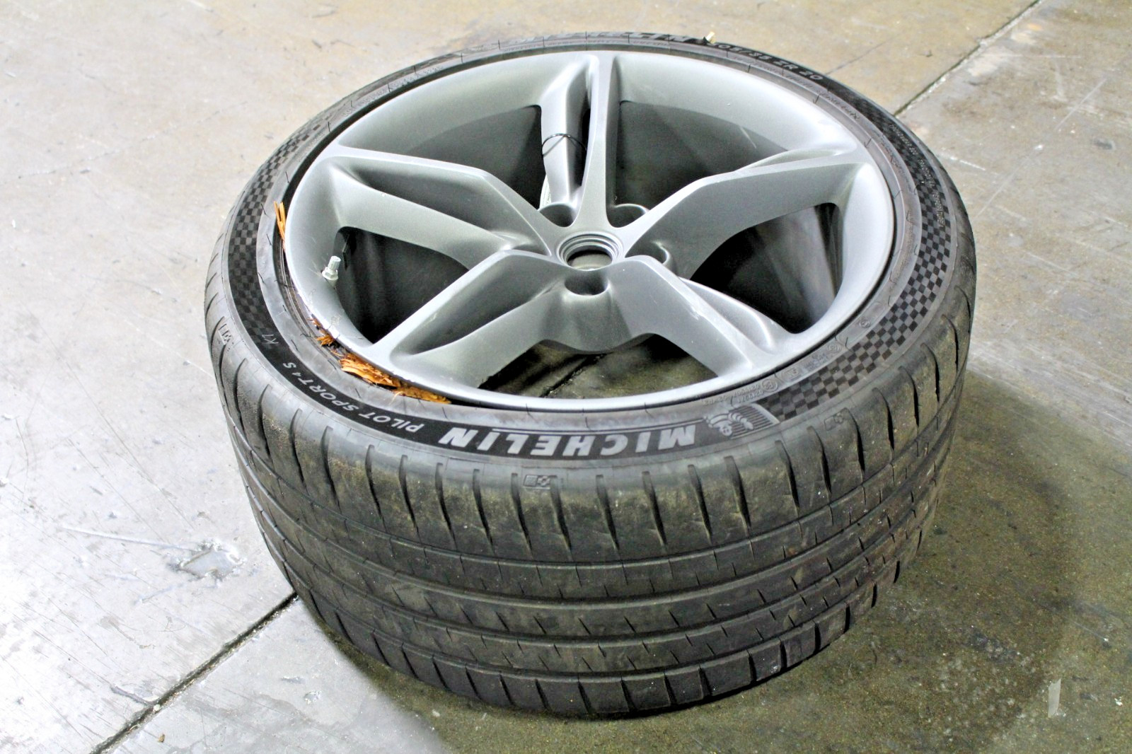 Ferrari 296 GTB Rear Left Wheel P/N 986223