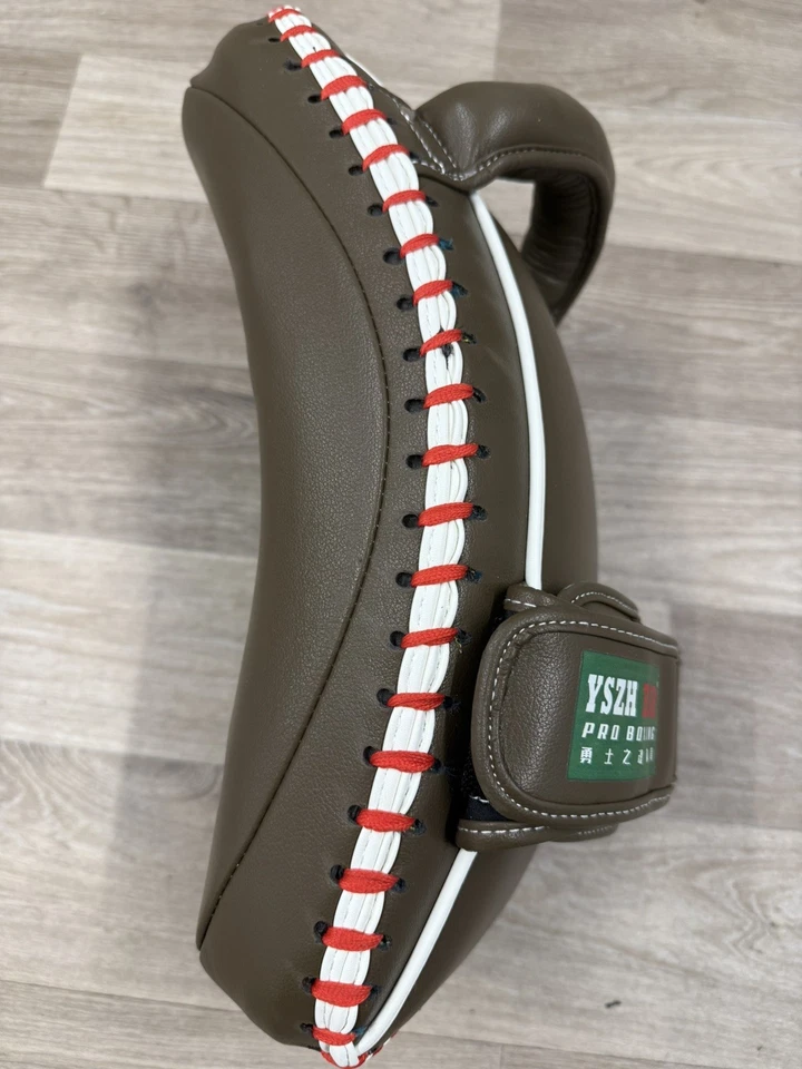 Warrior lLight Pair Muay Thai  PADS Boxing Kicking MMA Martial Arts Punch - Image 3 of 4