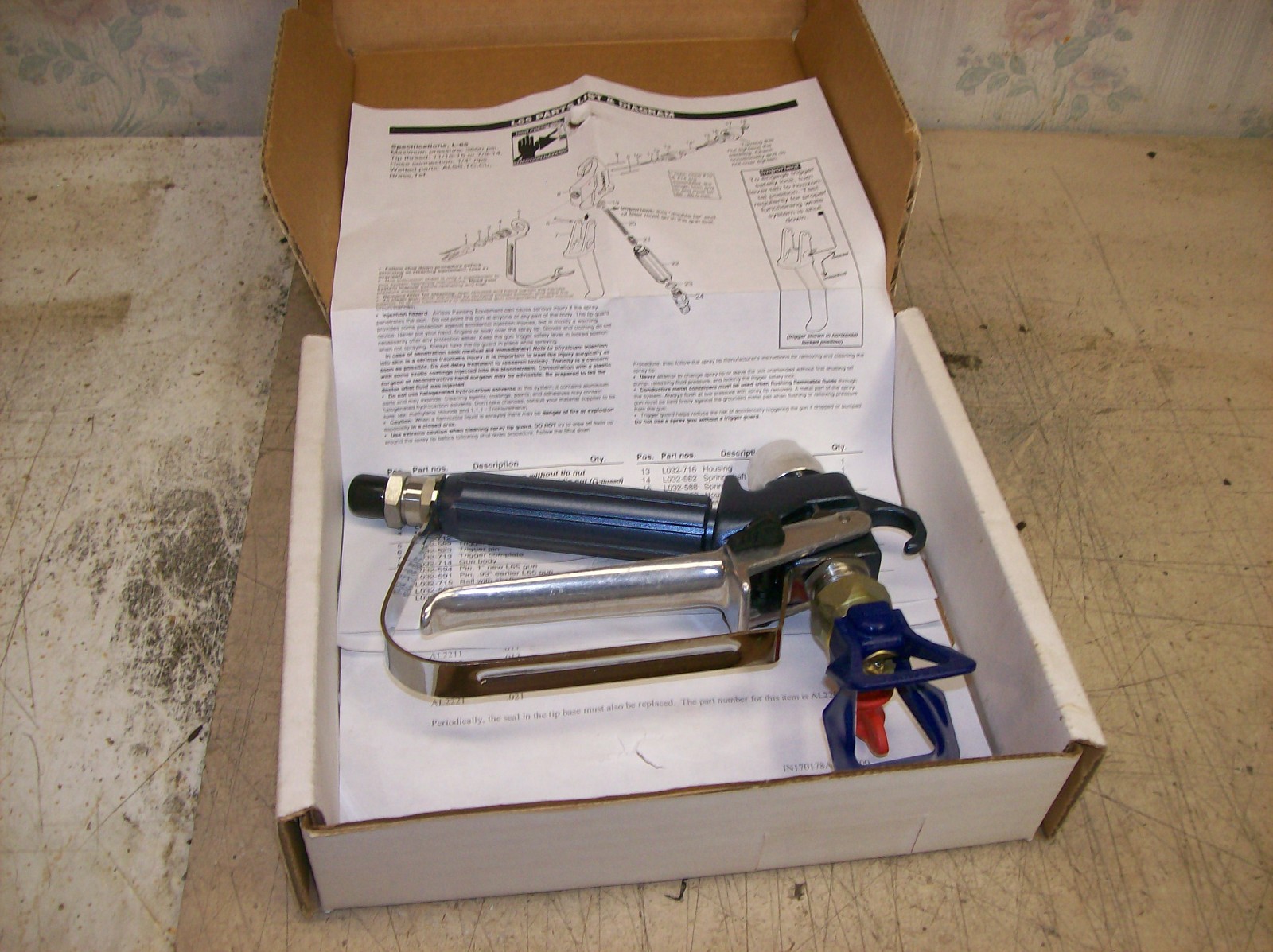 campbell hausfeld pro airless spray gun model al 3104 with .015 spray tip