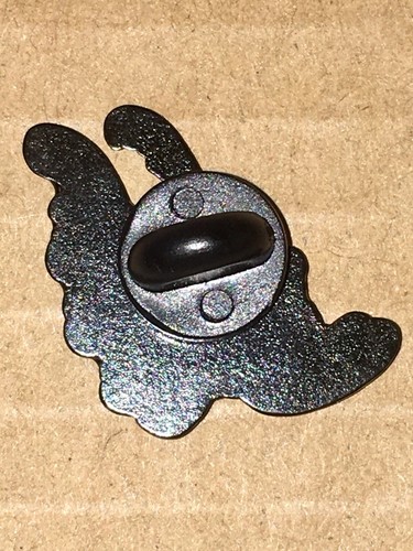 ROCKO’S MODERN LIFE 2019 Smokin Rocko Soft Enamel Pin 1/200 Nickelodeon Nicktoon - Picture 2 of 2