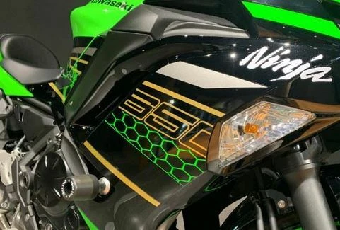 Kawasaki top 650 bs6