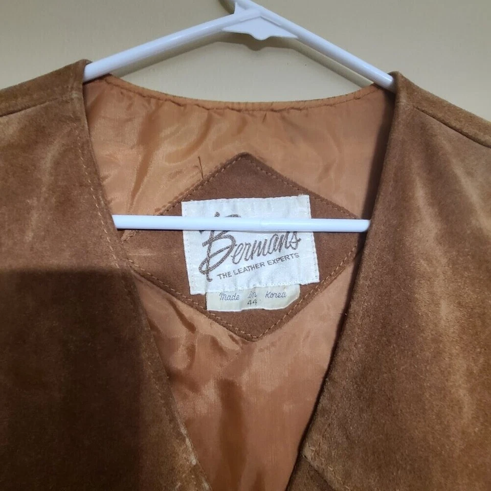 BERMANS SUEDE WESTERN STYLE VEST WOMENS W POCKETS SIZE 44 - Image 2 of 4