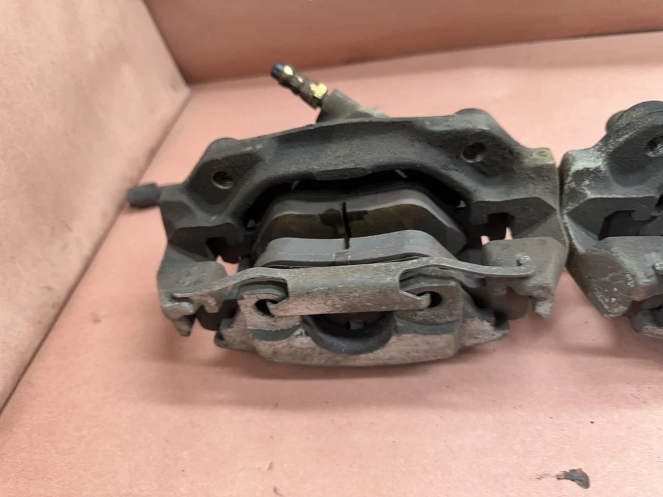 Par de pinzas de freno delanteras OEM #86160 BMW E28 528e 524td 528I 533I Foto 4 de 4