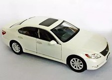 1/18 Norev Lexus LS 460 M Crystal White Diecast