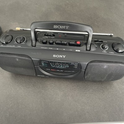 SONY CFS-E10L RADIO Funktioniert CASSETTE Müsste Neu Riemen Erneuern R/R2b