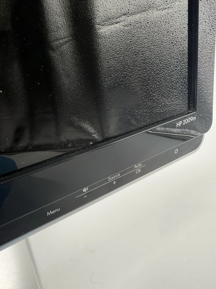 HP 20" LCD Computer Display Monitor w/ Stands (2009m, FV583AA) - Image 2 of 4