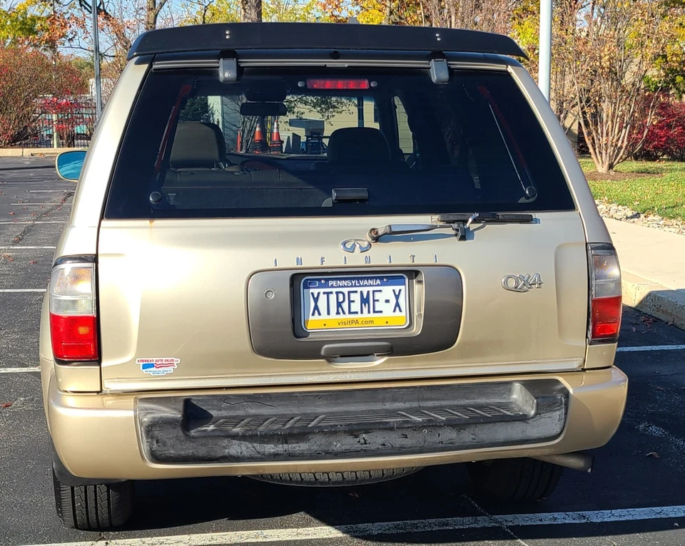 1999 Infiniti QX4  - Image 2 of 4