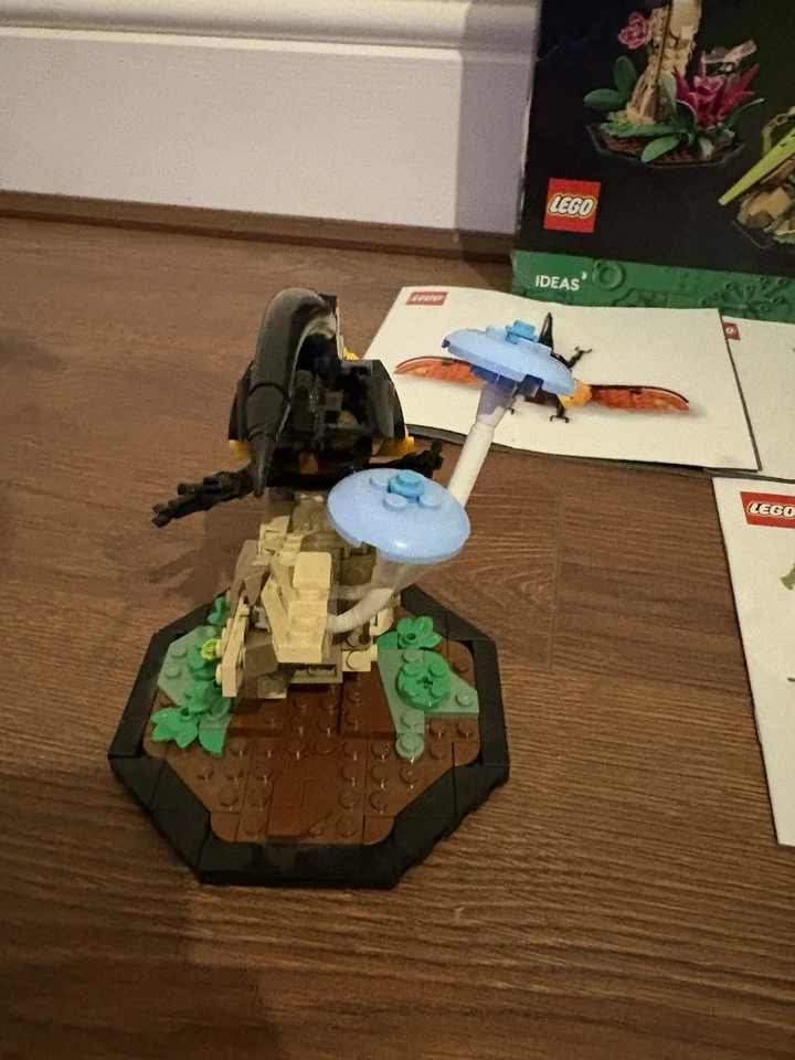 LEGO Ideas 21342 The Insect Collection, photo 4 of 5