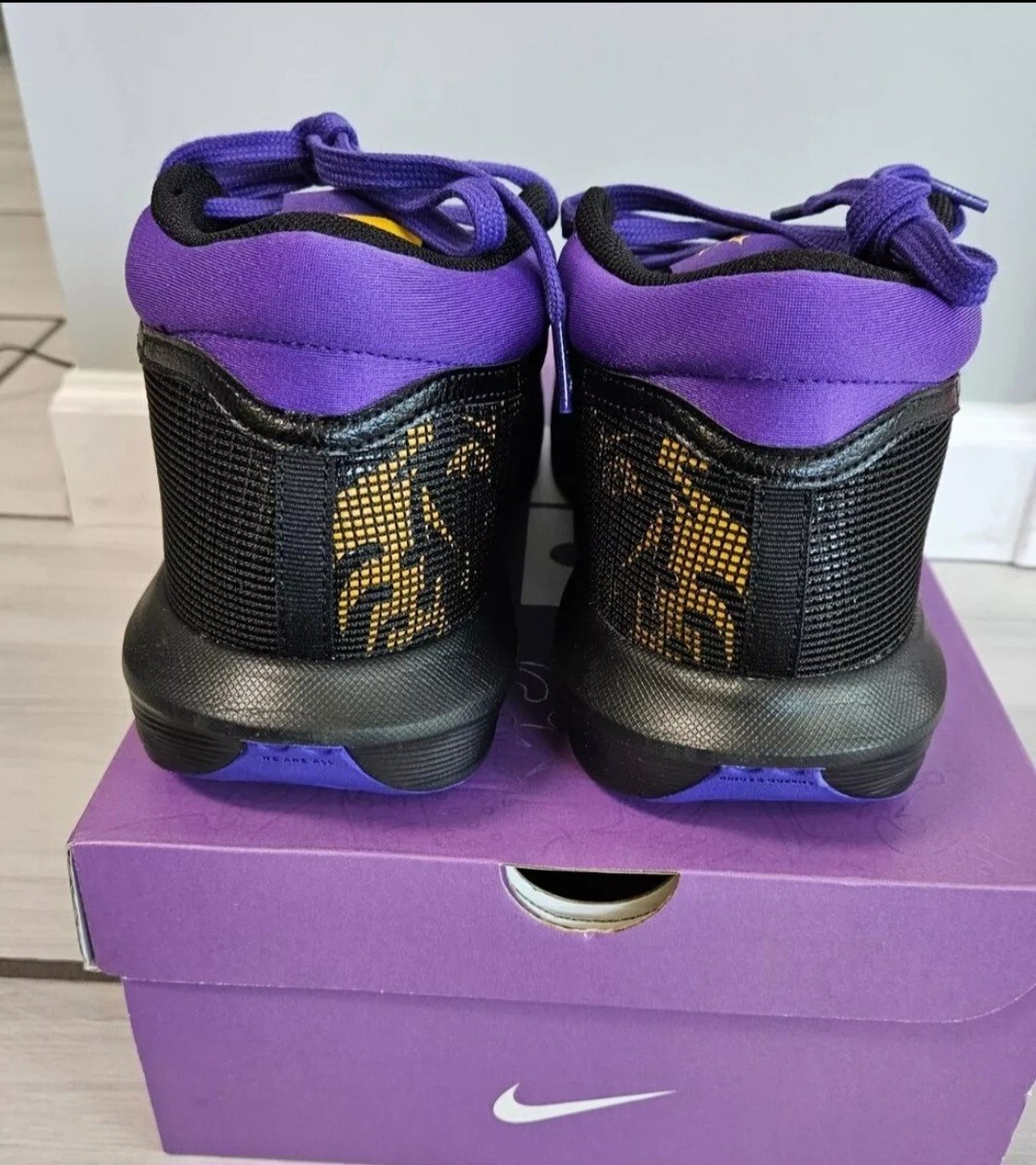 Mens Nike LeBronWitness 8 Size Shoes FB2239 001 Lakers Gold  display picture 2