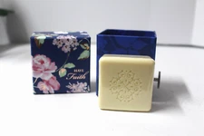 Punch Studio Jasmine Soap Music Box Plays Swan Lake Triple Milled Veg Based NEW