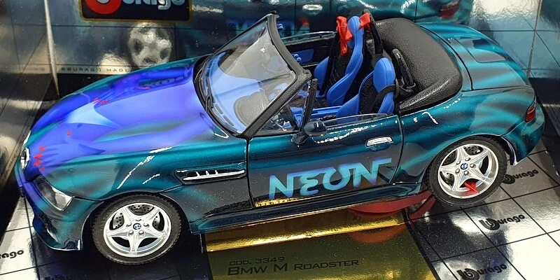 Burago 1/18 scale Diecast 3349 - BMW M Roadster Lady Neon - Blue/Green - Изображение 3 из 4