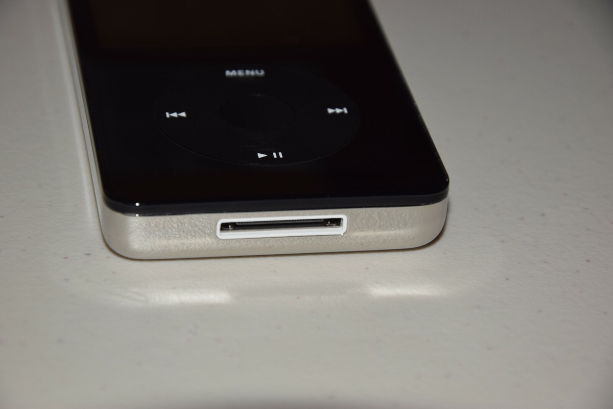 Apple iPod Classic 5th Generation Black 80 GB MA450LL/A PB044LL/A