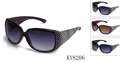 Venta al por mayor Gafas de sol a granel con marco de plástico de moda 12-120 pares para mujeres, adolescentes - Imagen 18 de 23