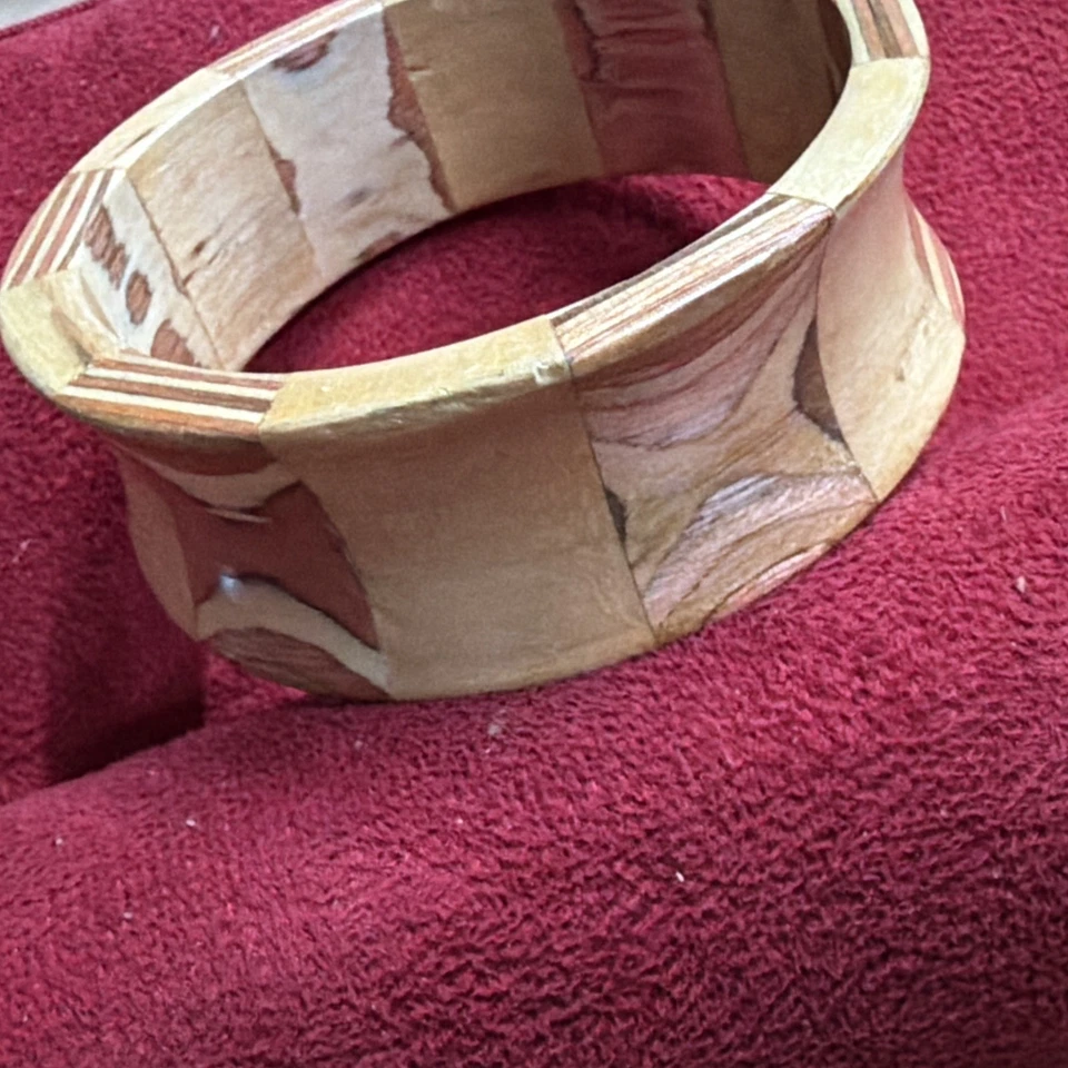 Brazalete Brazalete Artesanal Artesano Madera Segmentada Único Incrustación Geométrica Foto 4 de 4