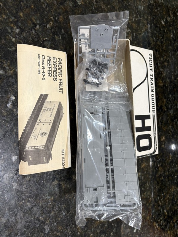 Ho Tichy 40’ Reefer Cars - SP / UP  PFE Reefer - Class R-40-4 Wood Reefer Car