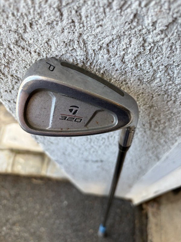 TaylorMade 320 Pitching Wedge PW Graphite Lite S-90 Mens RH