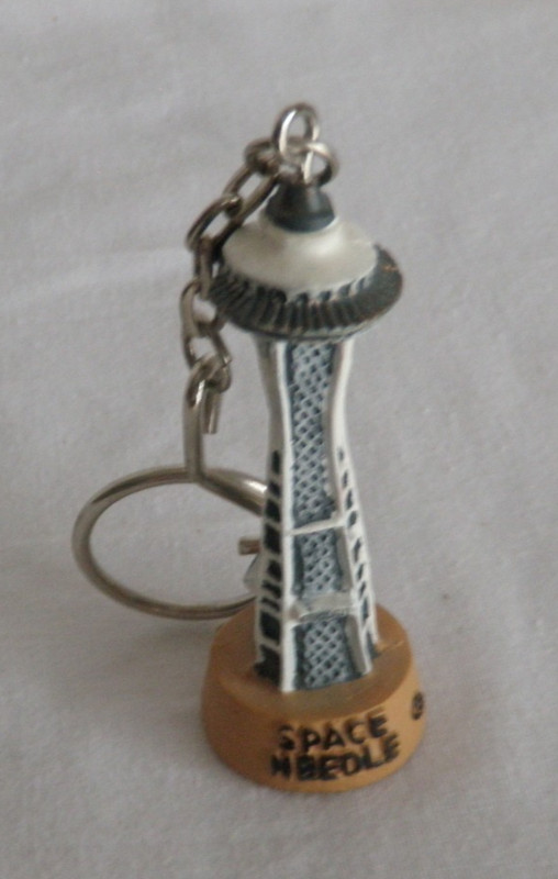 SPACE NEEDLE SEATTLE WASHINGTON KEY RING/CHAIN