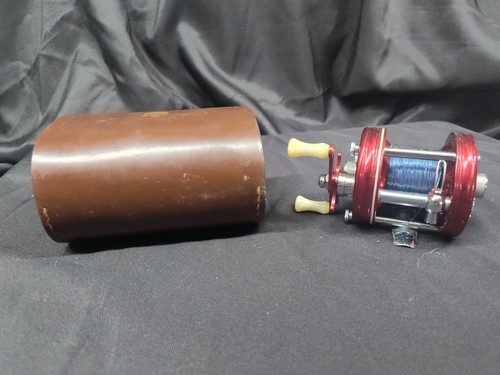 VINTAGE AMBASSADEUR 5000 ABU SWEDEN LEVELWIND BAIT CASTING FISHING - Picture 2 of 16