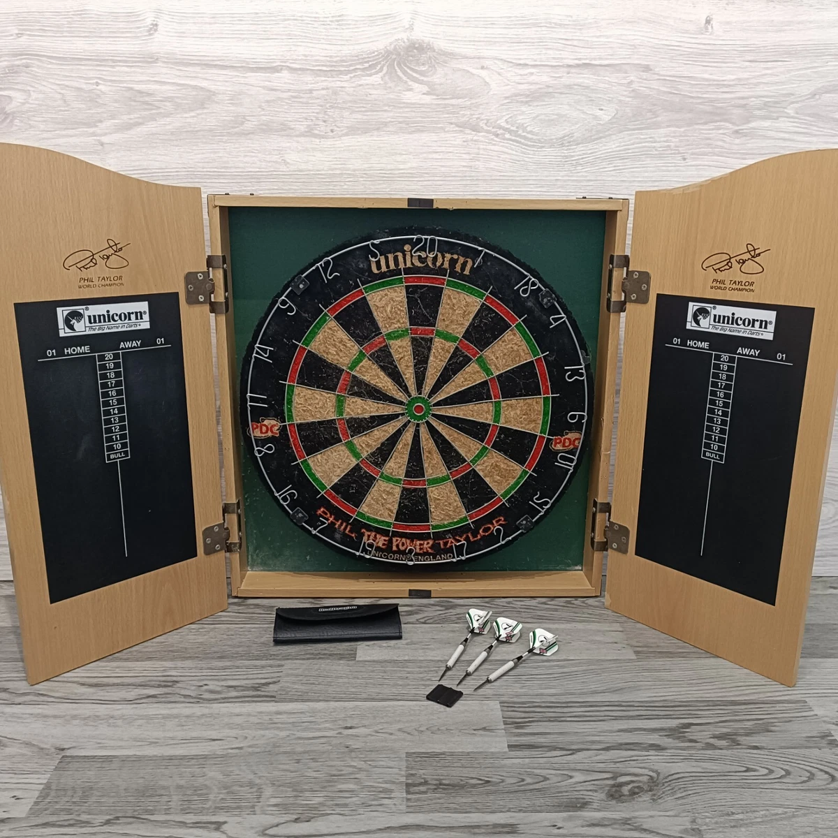Unicorn Phil Taylor Dart Board And Darts Matttroy