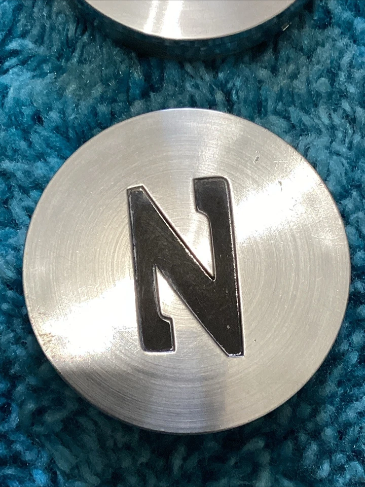 Tapacubos central 84 85 86 Nissan 300ZX OEM 62150 62151 40343-03P00 1 pieza Foto 3 de 4