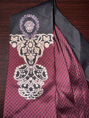 Vintage Gianni VERSACE Medusa HeadPrint 100% Silk TIE Red/Black/Gold