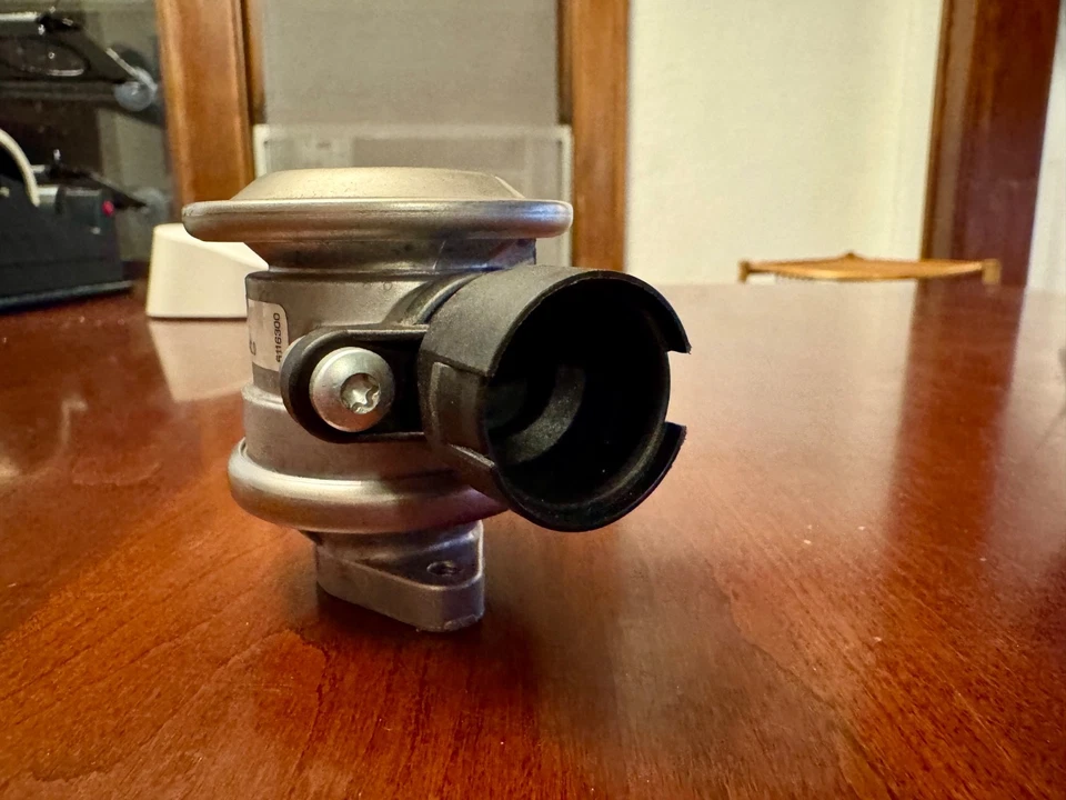 NUEVO 7.22286.41.0 Pierburg Válvula de retención de inyección de aire para VW Sedán Volkswagen Jetta Foto 3 de 4